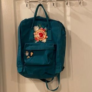 Embroidered Fjalleaven Kanken